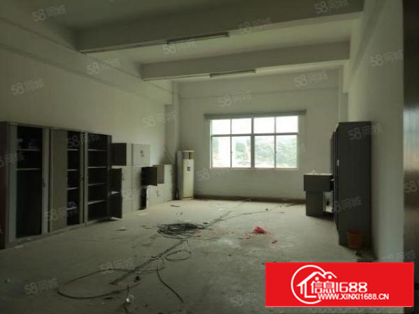 凤岗东深二线边8000平独院厂房出租。空地大,精装修,可分租