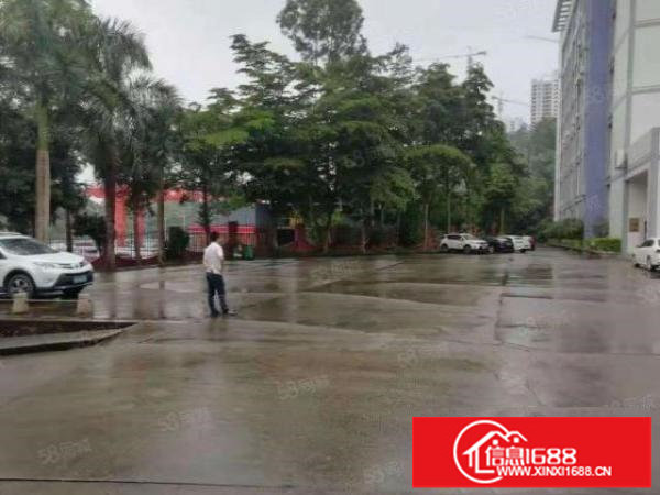 龙岗中心城爱联嶂背工业区一楼厂房1200平报价25元可分租