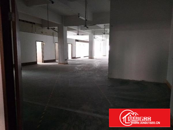 石岩外环路旁新出楼上1400平厂房出租交通便利