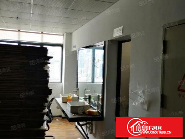 布吉李朗红本厂房3楼1500平出租,精装修,租金23元一平